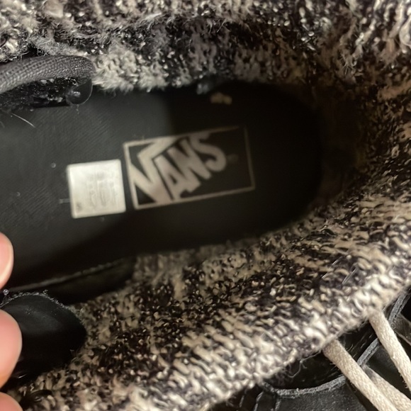 Sk8 Hi-MTE Vans Hightops - Picture 7 of 8